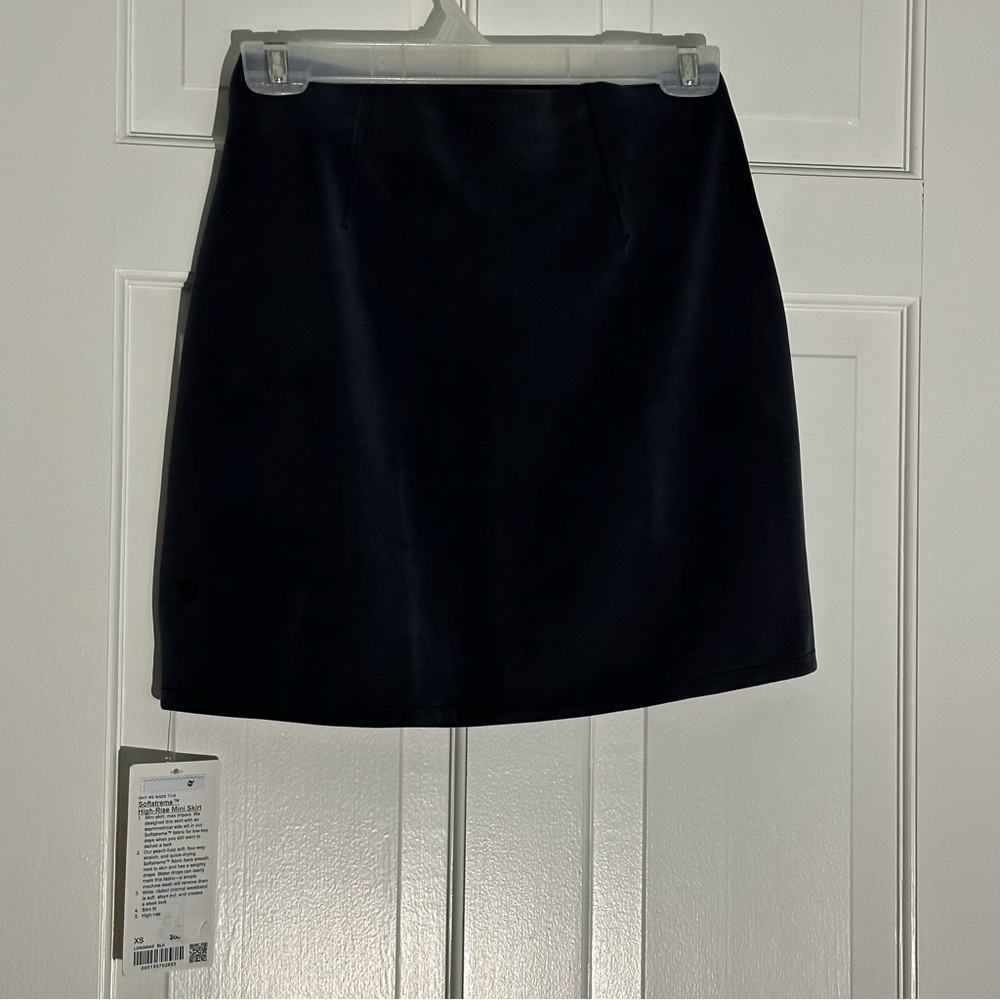 NWT Lululemon Softstreme High Rise Mini Skirt size XS Black - Picture 3 of 9